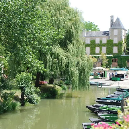 Maraichine En Bord De Conche Avec Barque Sans Linge De Maison Дом отдыха *